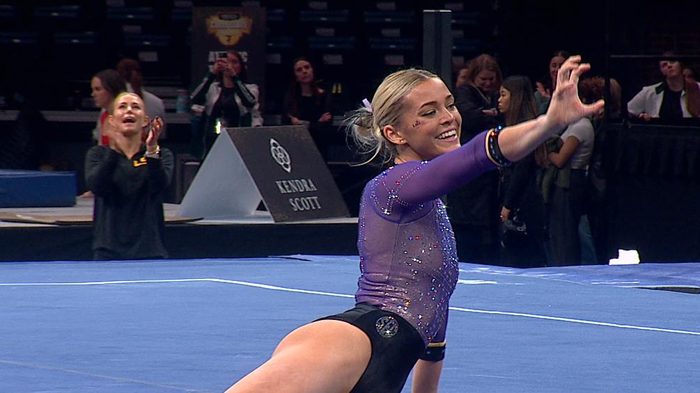 LSU's Livvy Dunne scores a 9.850 on floor routine