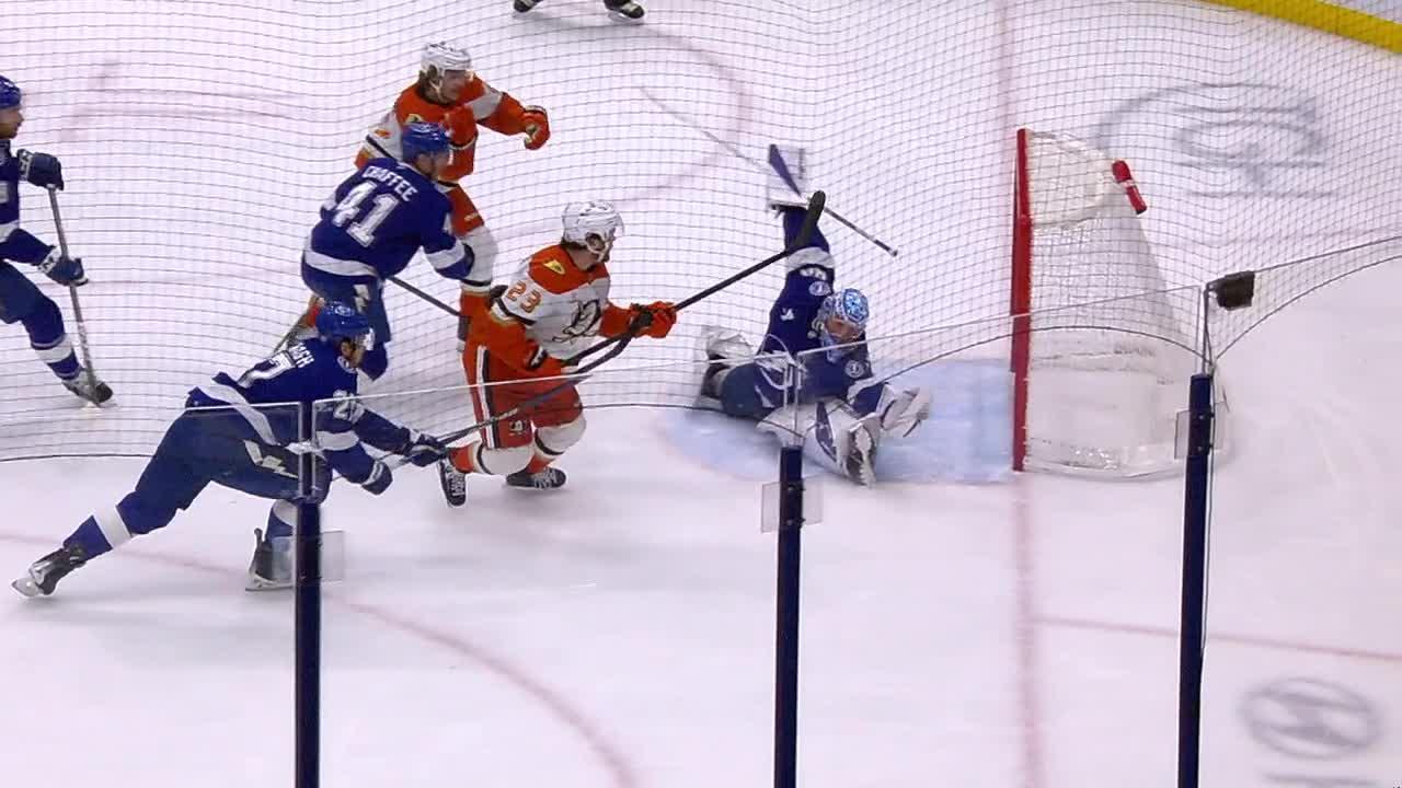 Andrei Vasilevskiy stretches out to make beautiful glove save