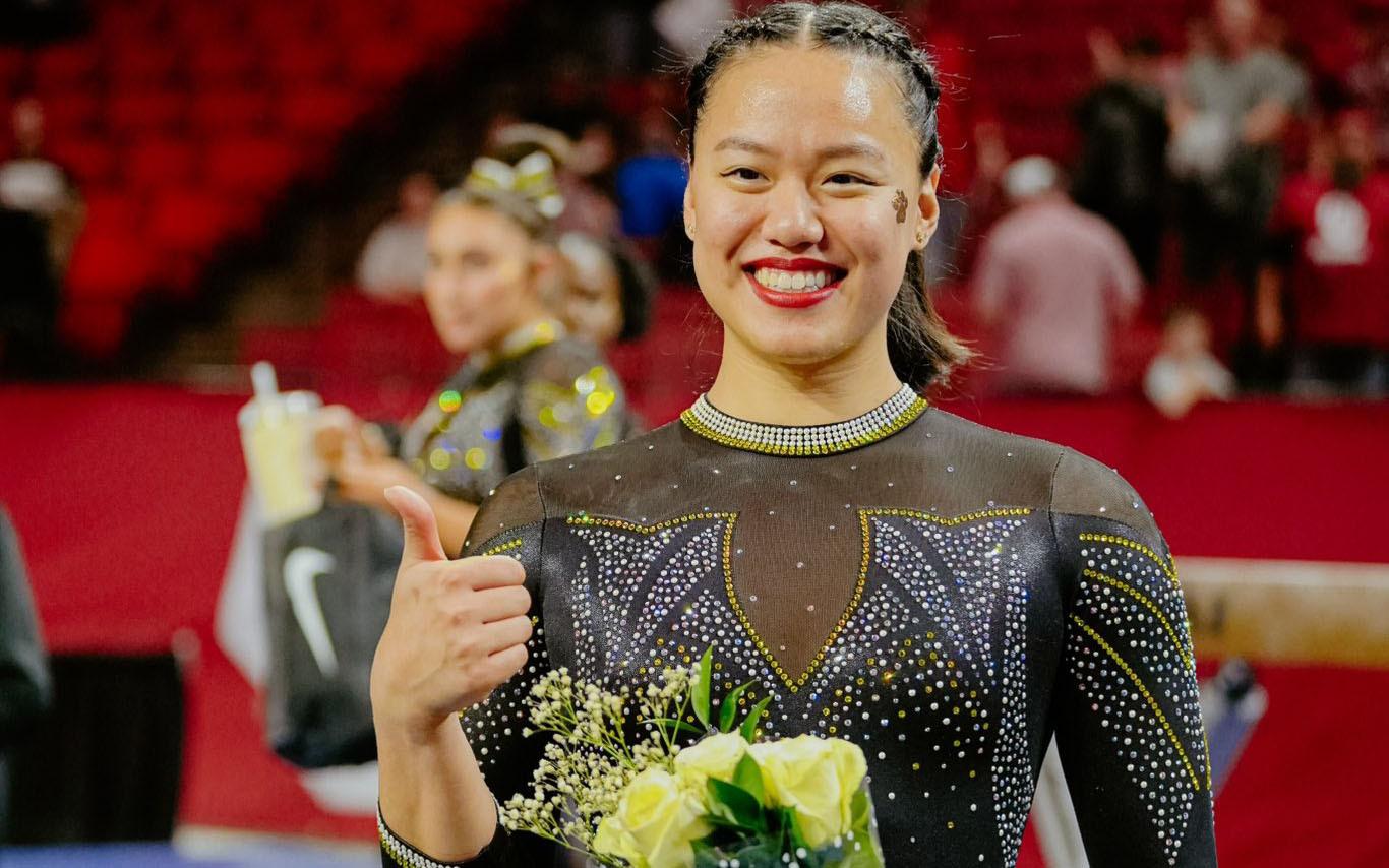 Mizzou's Hu grabs first Perfect 10 of 2025 in beaming fashion