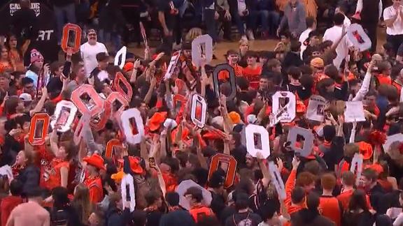Oregon State fans storm court after knocking off No. 16 Gonzaga