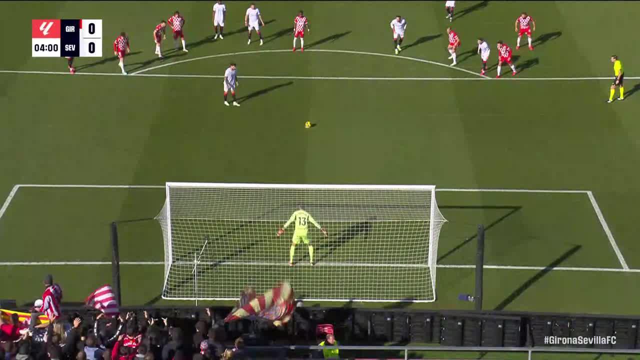 Paulo Gazzaniga with a Spectacular Gk Save