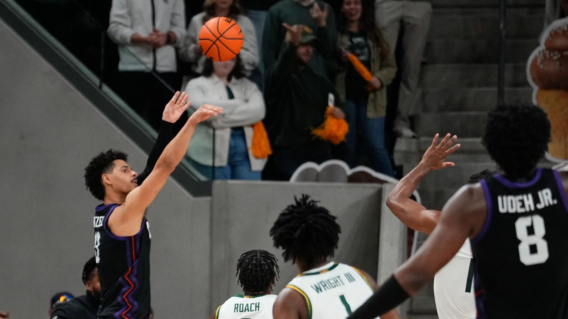 Brendan Wenzel drains game-winning 3-pointer for TCU