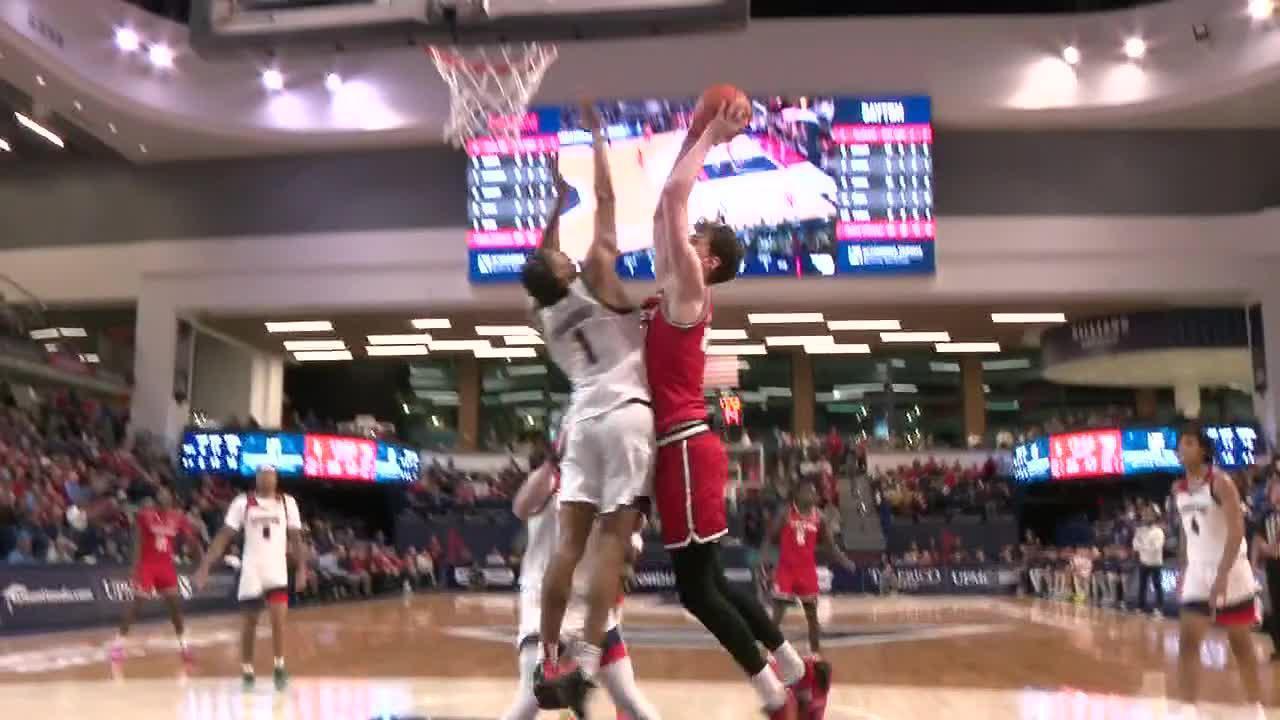 Amael L'Etang throws down a poster for Dayton