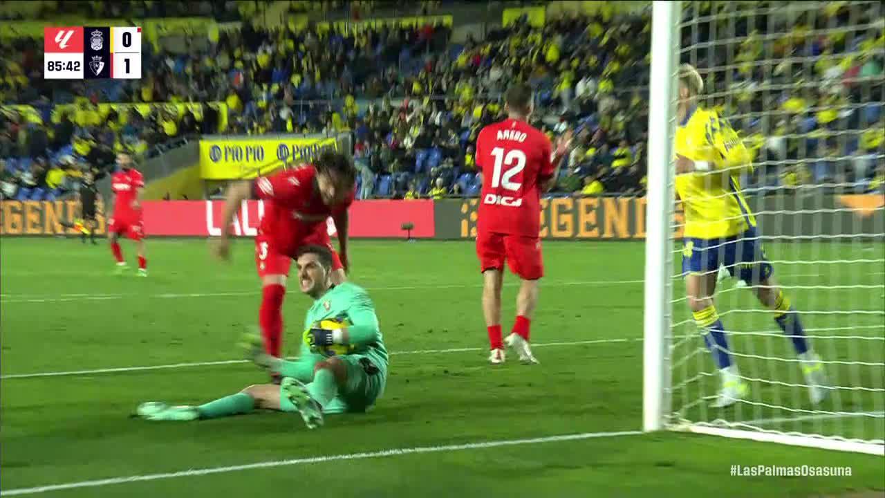 Sergio Herrera makes a great save