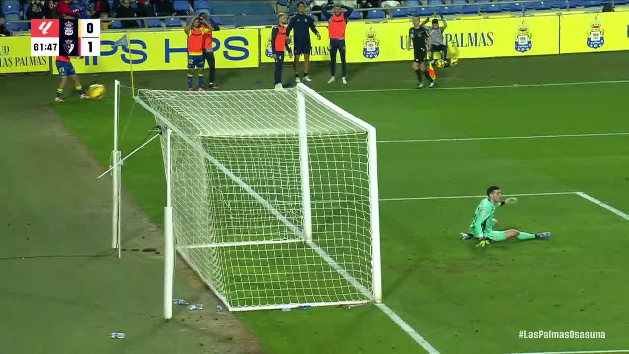 Sergio Herrera makes a great save