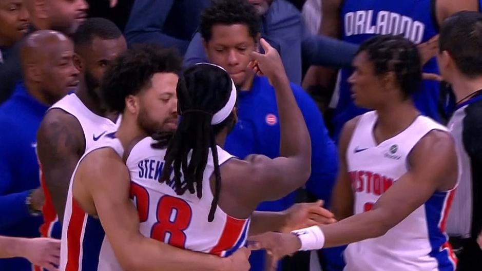 Isaiah Stewart gets into a scuffle with the Magic bench