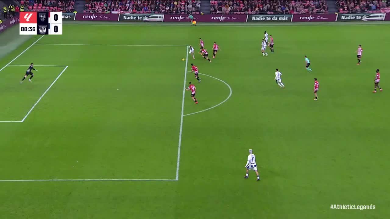 Unai Simón makes a great save