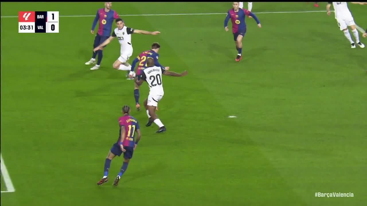 Frenkie de Jong scores in the 3'