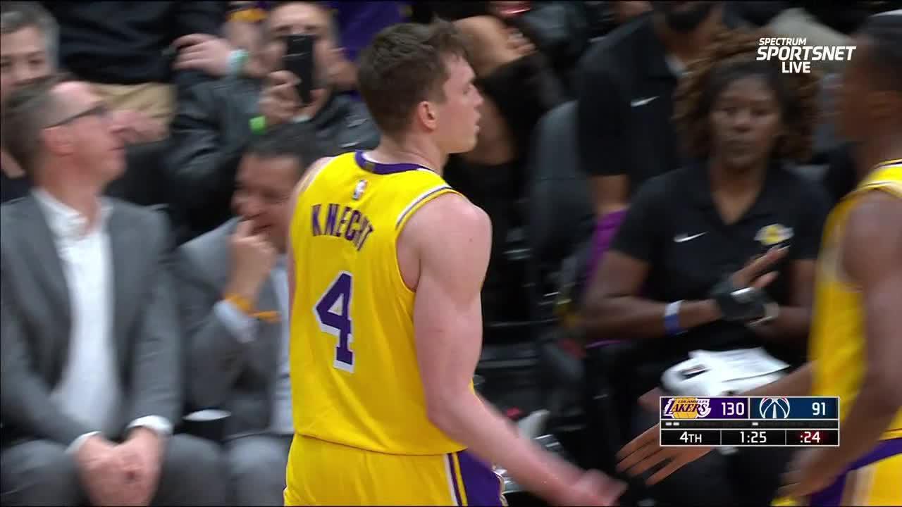 Dalton Knecht ejected for arguing no-call with Lakers up 39