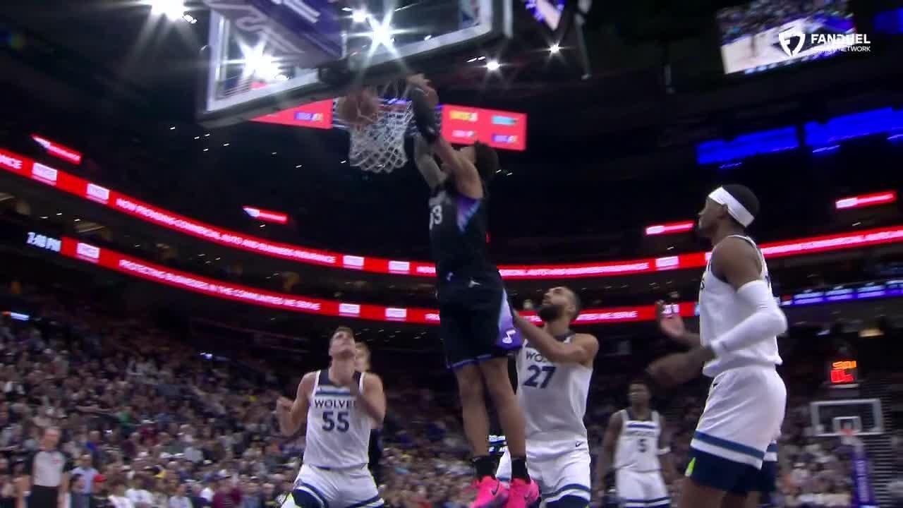 Keyonte George inbounds ball off defender's back to set up his own slam