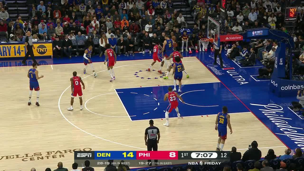 Jokic throws a slick behind-the-back dime to Murray