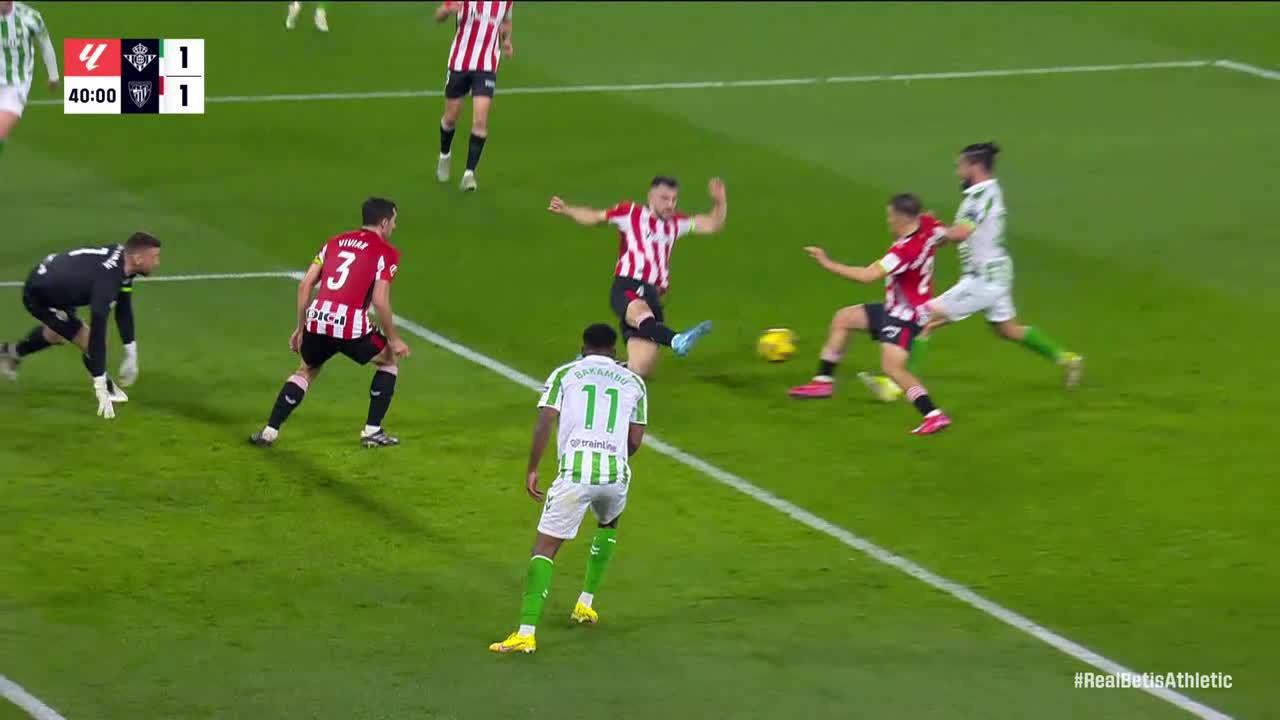 Unai Simón makes a great save