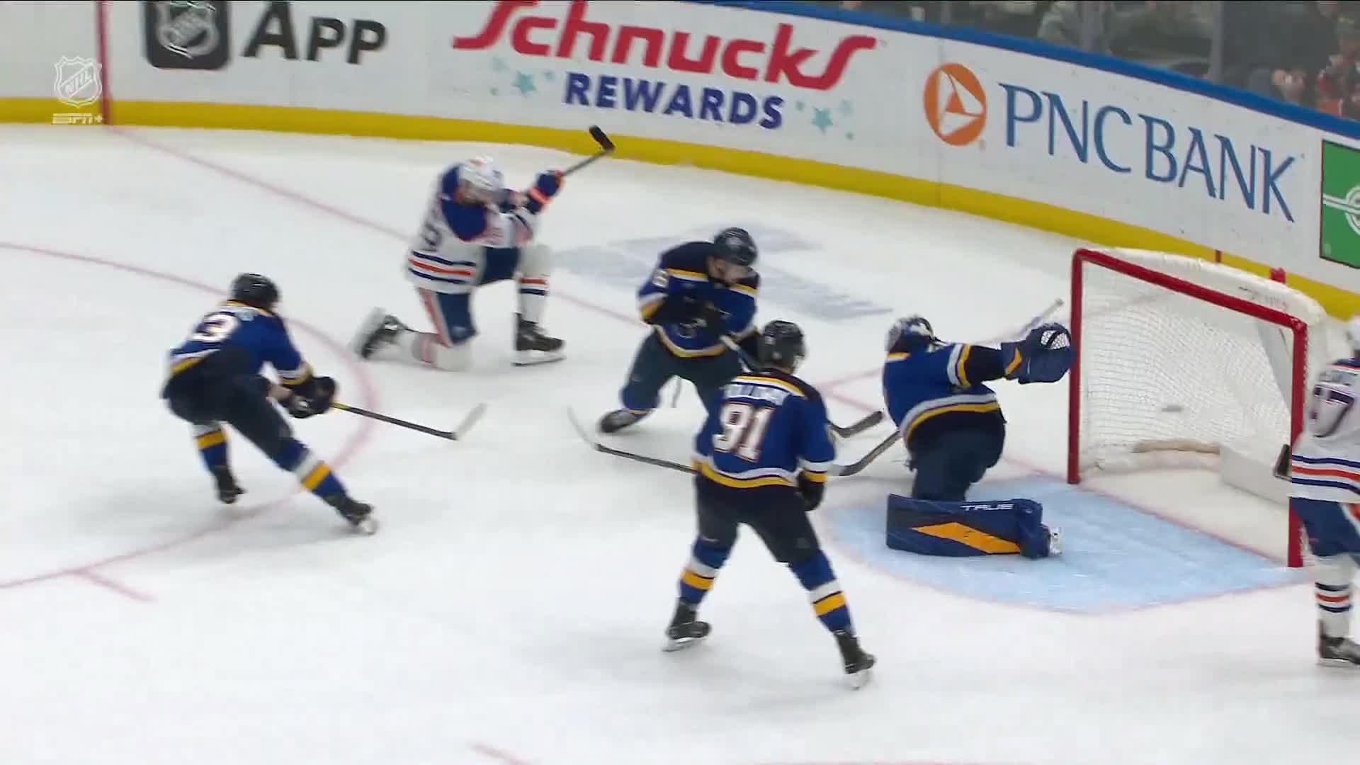 McDavid dekes through Blues' defense to set up Oilers' OT winner