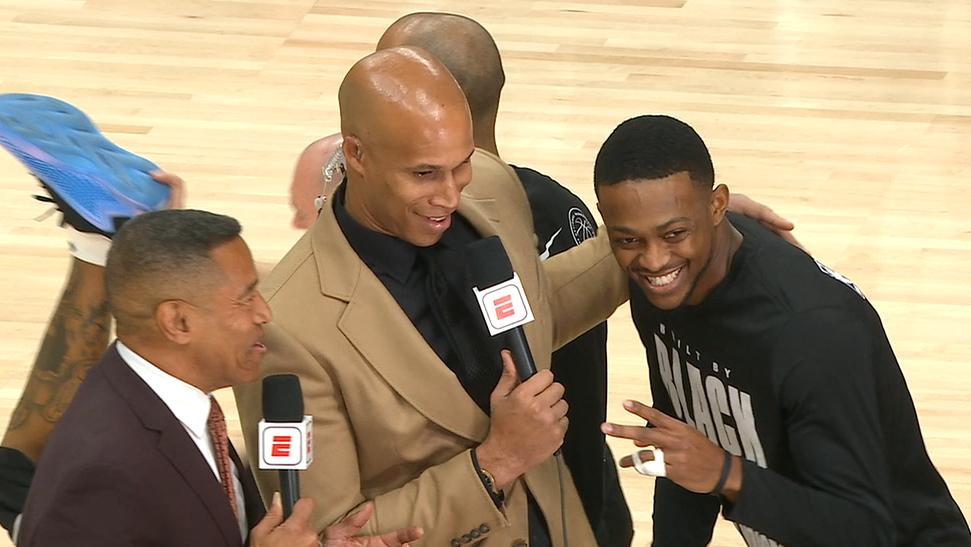 De'Aaron Fox cheeses with the ESPN crew ahead of Spurs debut