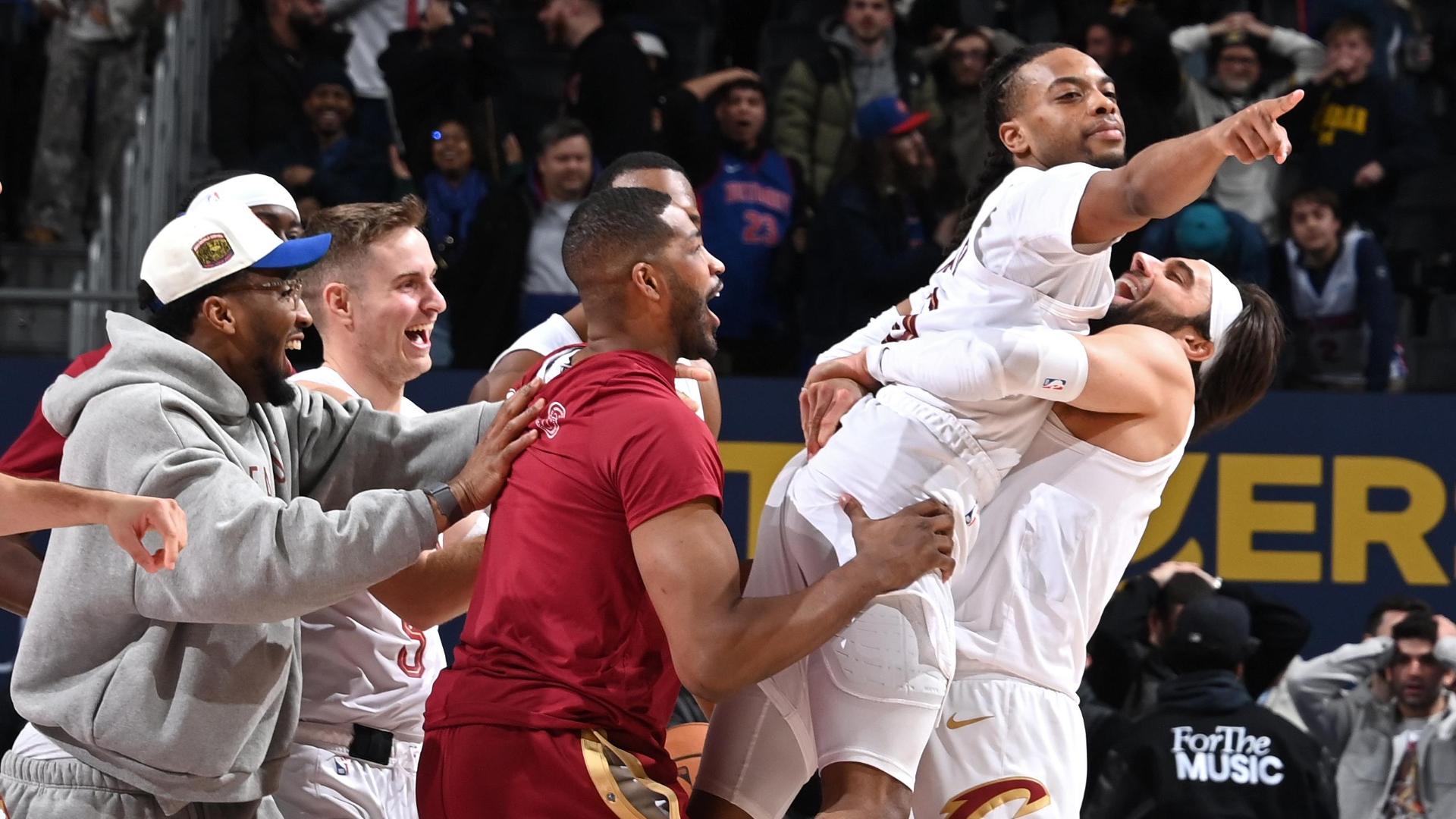 Darius Garland calls game with buzzer-beater from the logo