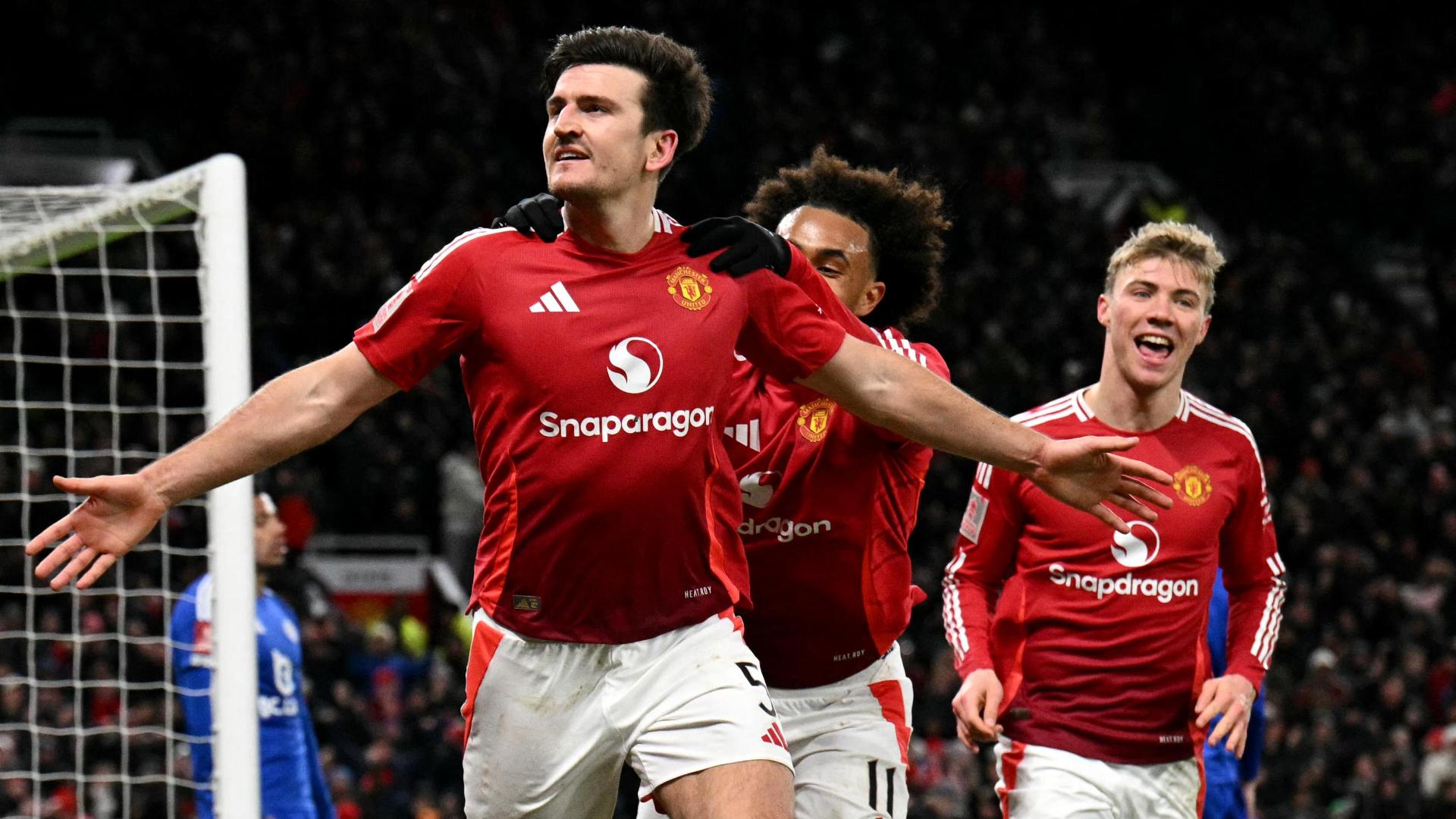 Harry Maguire scores stoppage time winner for Man United