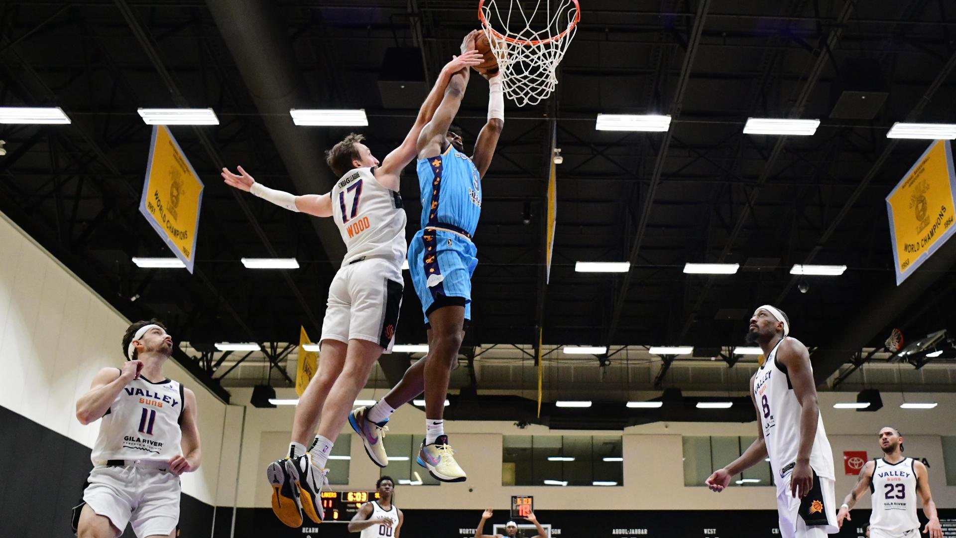 Bronny James takes a hard fall after big dunk