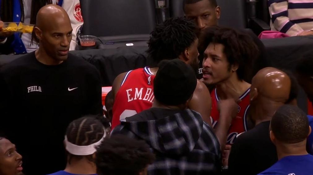 Embiid, Oubre Jr. have heated exchange during a TO