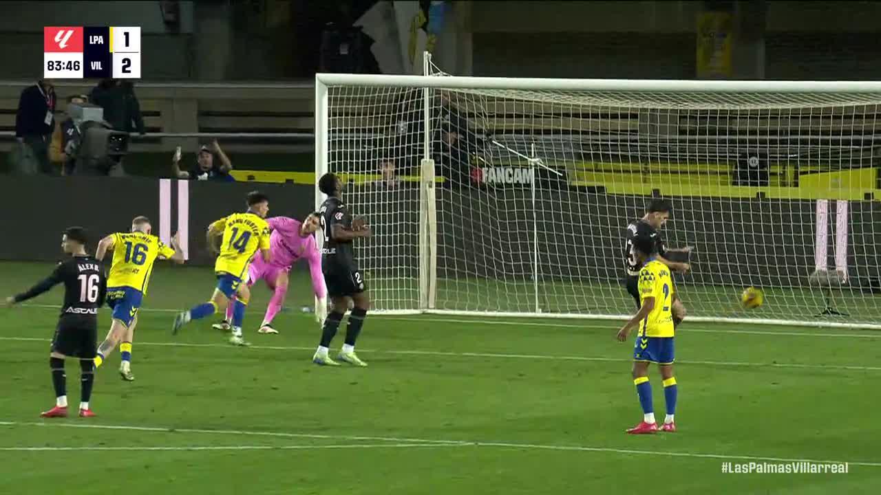 Manuel Fuster Lázaro draws a goal back for Las Palmas