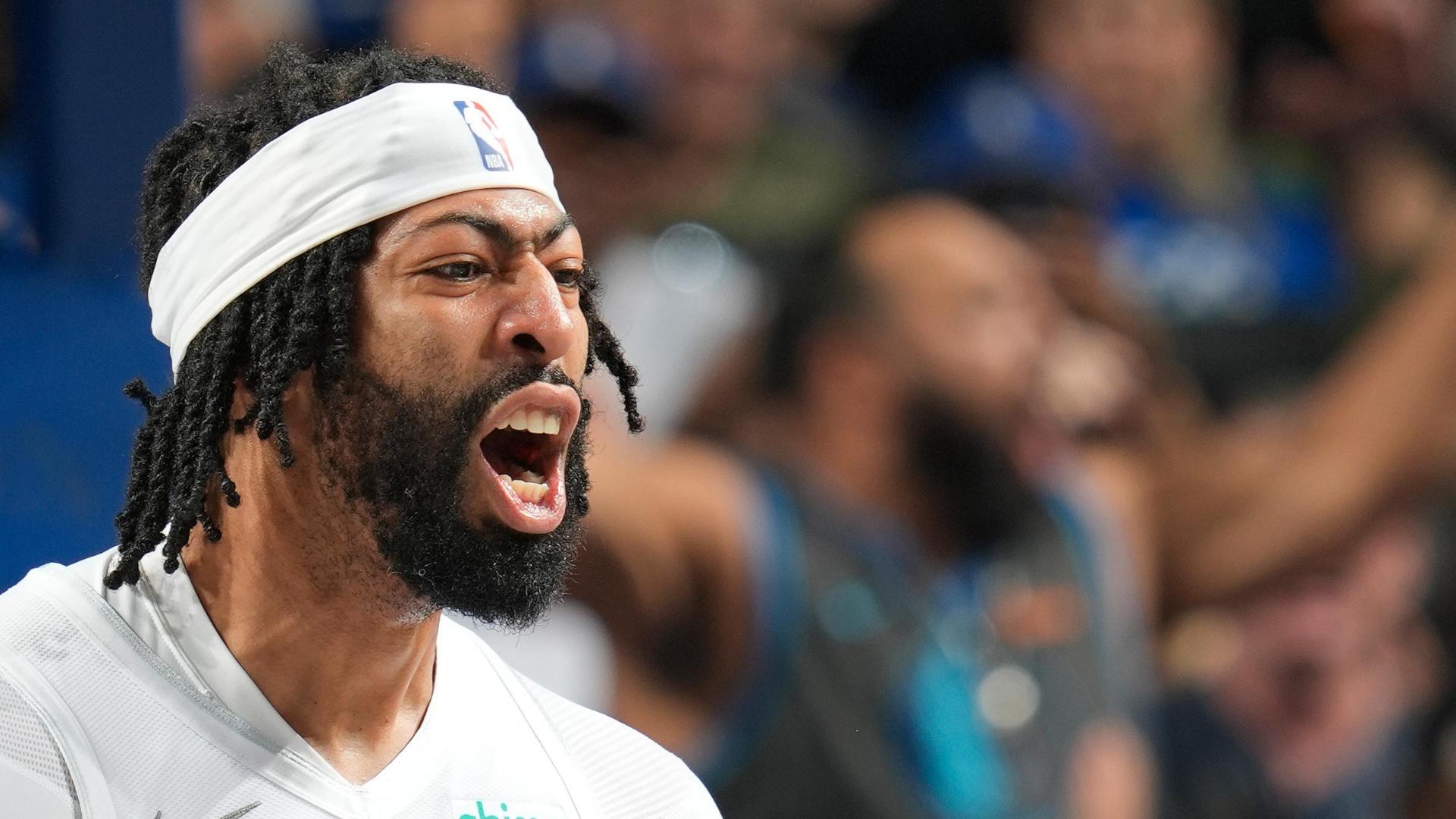 AD's flurry of buckets has Mavs fans in a frenzy