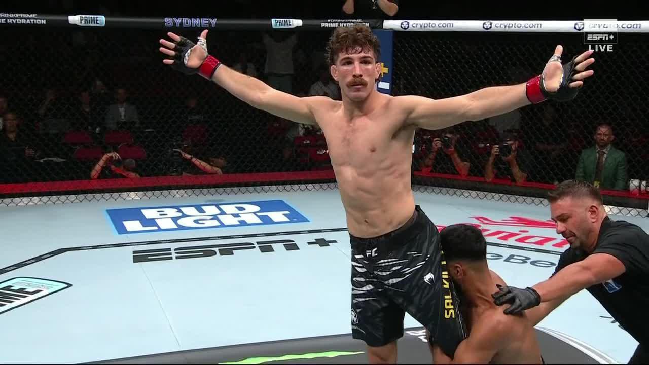 Quillan Salkilld records 19-second knockout in UFC debut