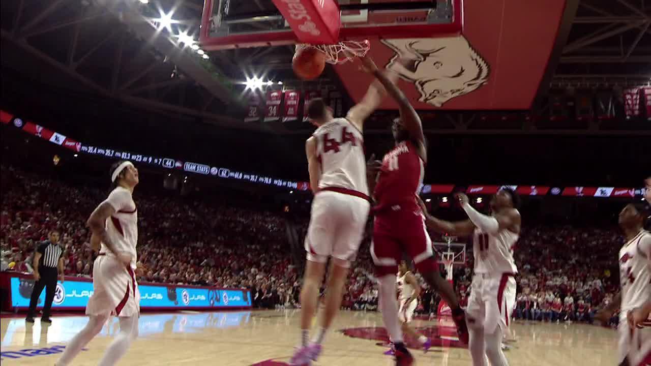 Clifford Omoruyi hammers down a one-handed dunk for Alabama