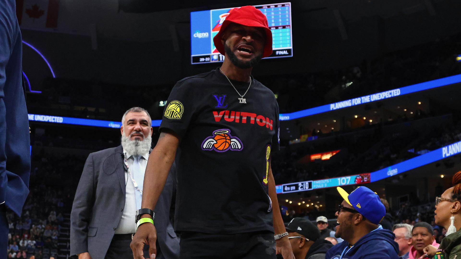 Ja Morant's father ejected for berating refs