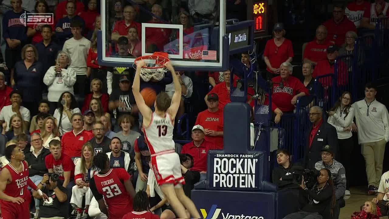 Henri Veesaar throws down back-to-back dunks for Arizona