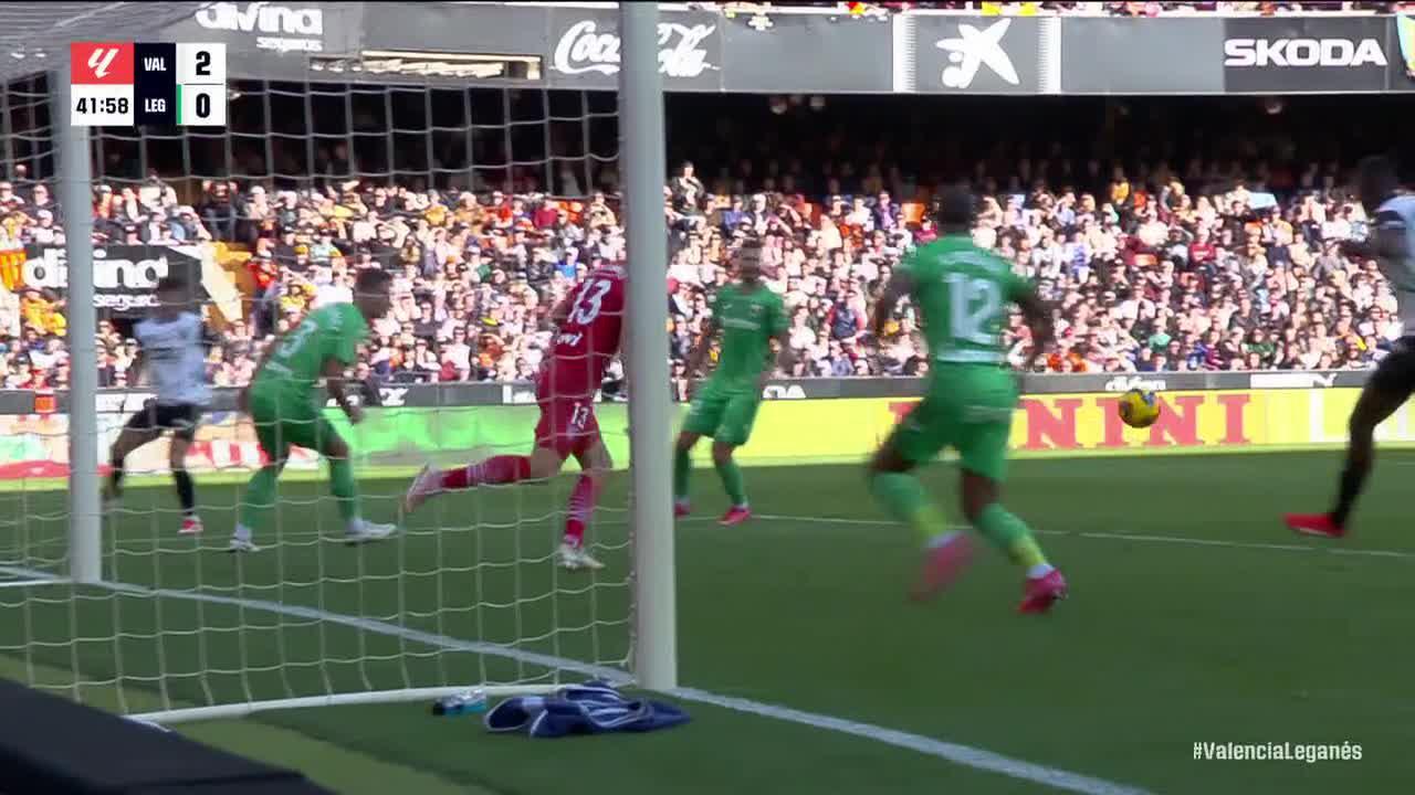 Mouctar Diakhaby finds the back of the net for Valencia