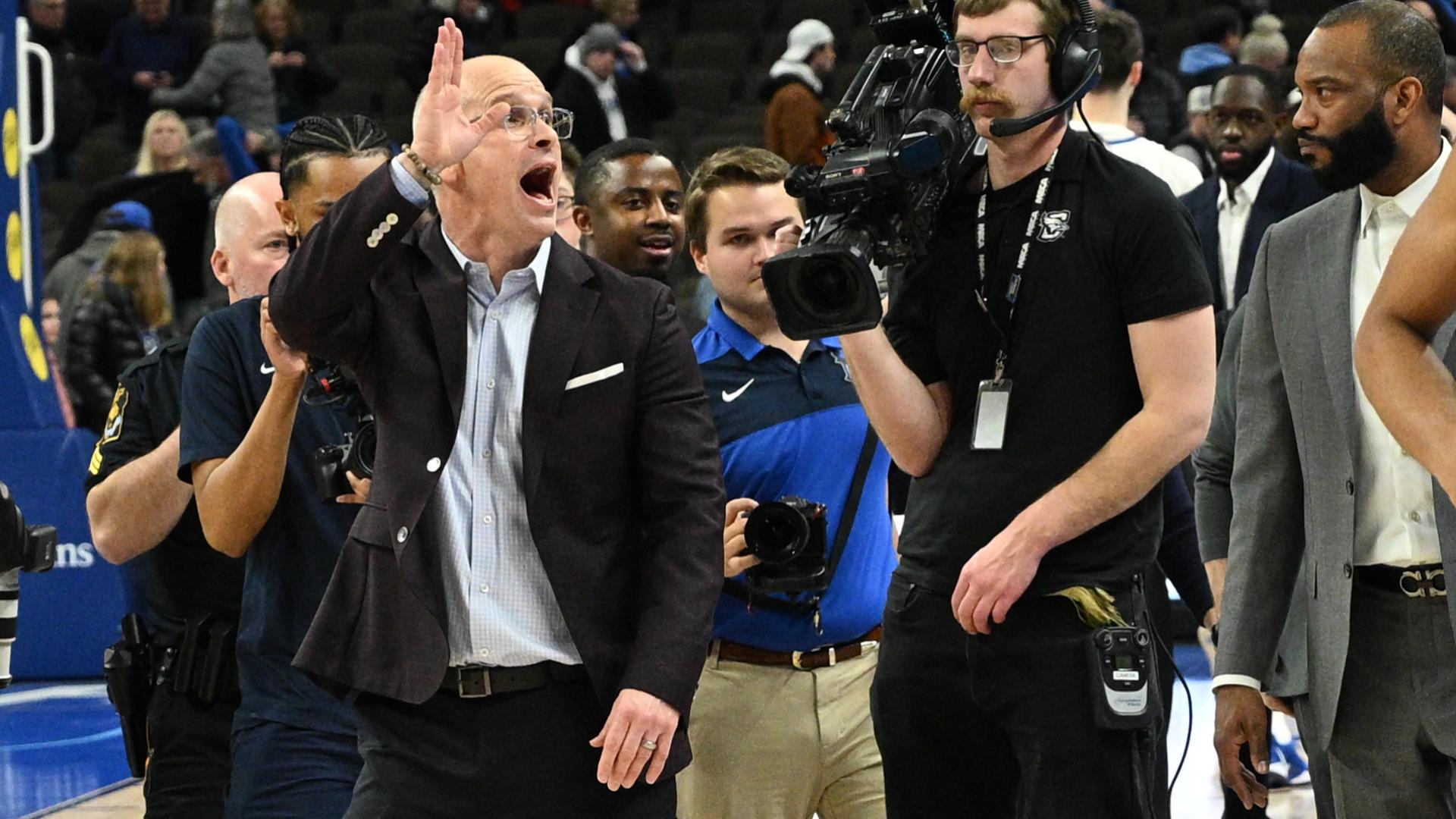 Dan Hurley taunts Creighton fans after UConn wins in Omaha