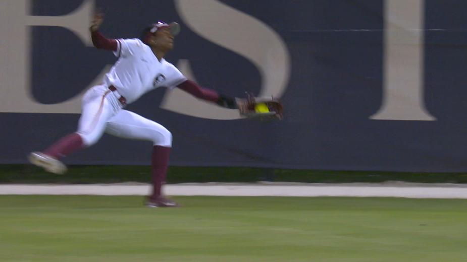 FSU center fielder makes outstanding catch