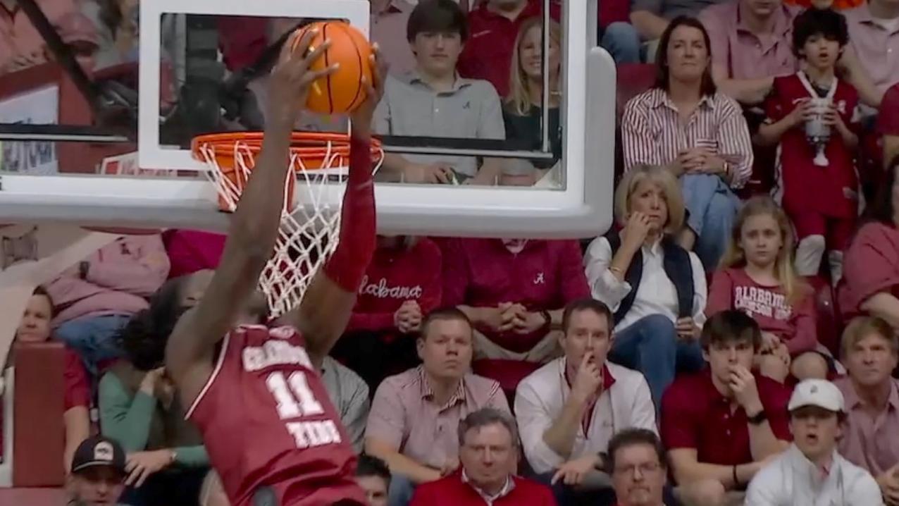 Clifford Omoruyi throws down reverse alley-oop for Bama