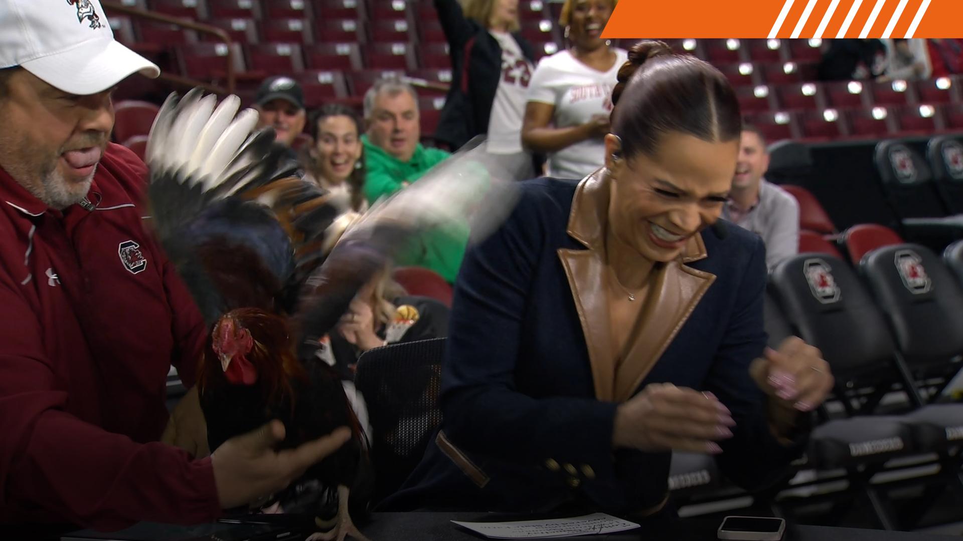 Elle Duncan startled by mascot on 'College GameDay' set