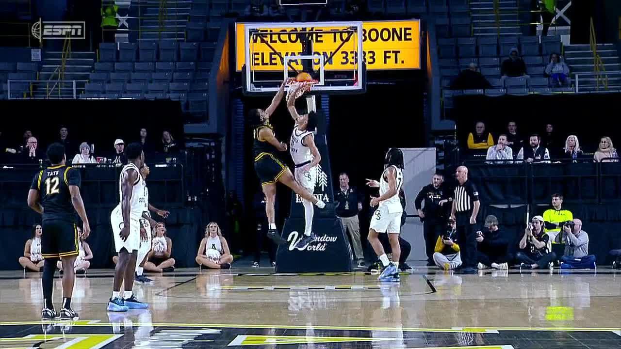 Luke Wilson throws down huge posterizer for App State