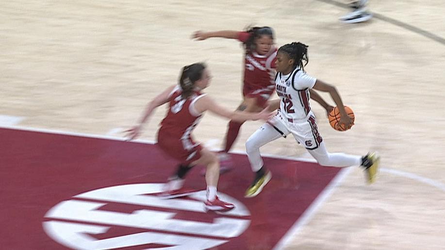 MiLaysia Fulwiley makes a pair of dazzling plays for South Carolina