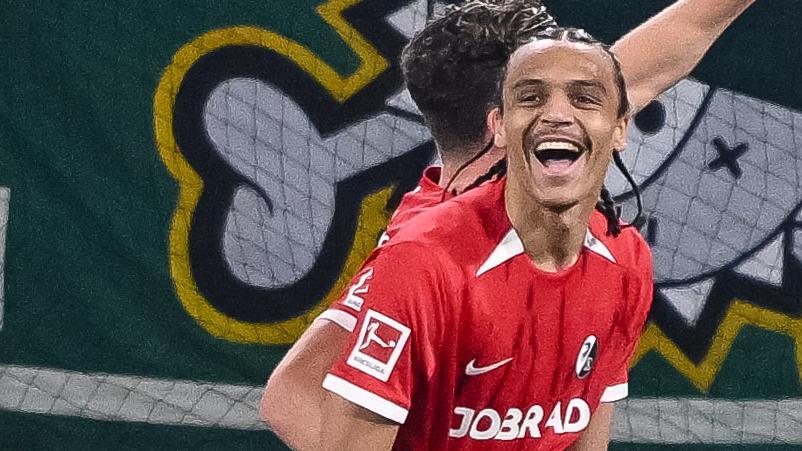 Kiliann Sildillia scores sensational bicycle kick for Freiburg