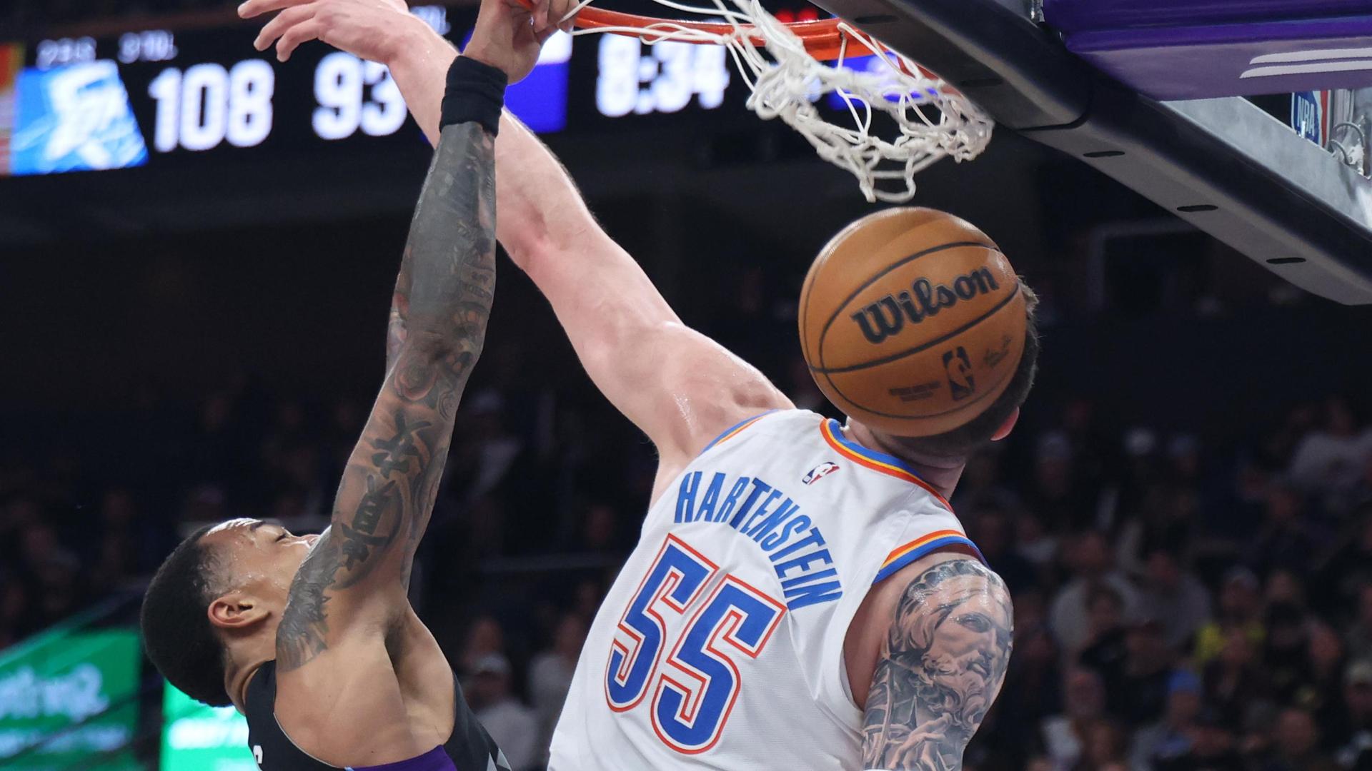 John Collins puts Isaiah Hartenstein on a poster with this vicious jam