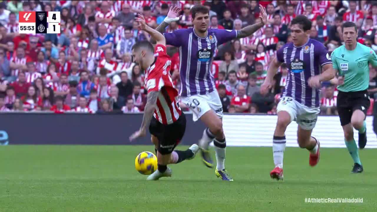 Stanko Juric receives a Red Cards vs. Athletic Club