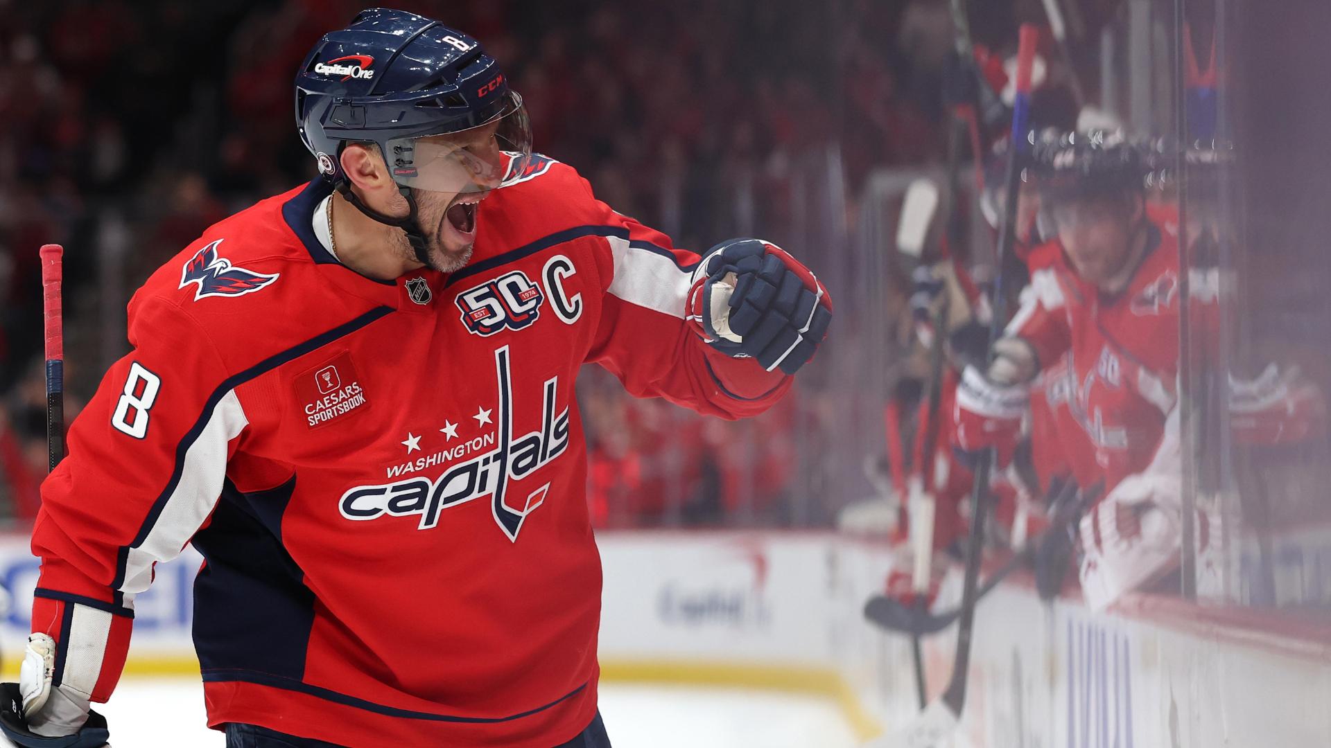 Ovechkin scores twice to reach 881 career goals