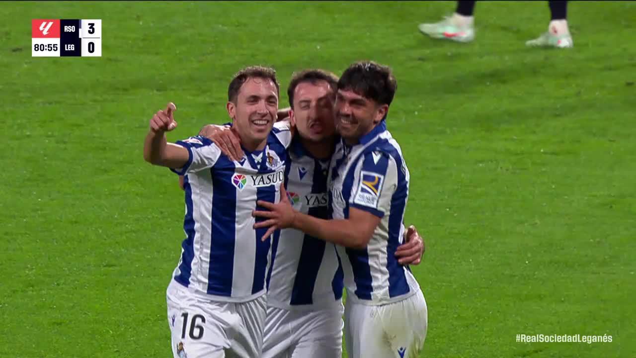 Jon Ander Olasagasti hits a stunning volley for Sociedad