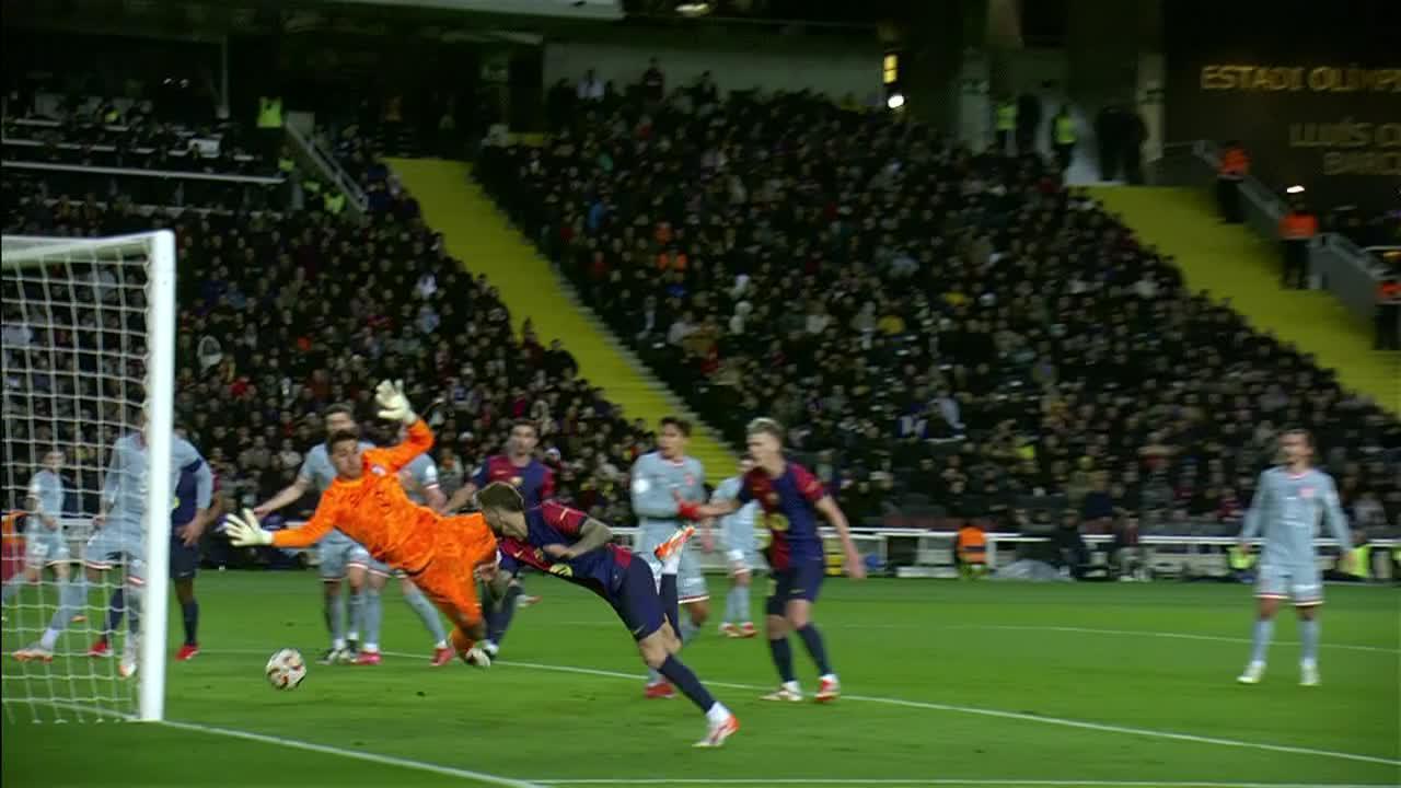 Inigo Martinez's header makes it 3-2 Barca to cap wild first half