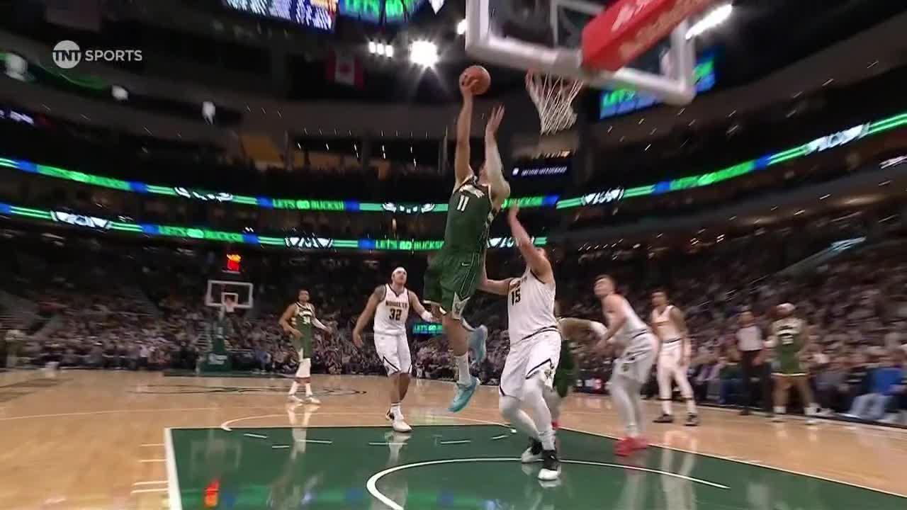 Brook Lopez gets the dunk and the harm for the Bucks