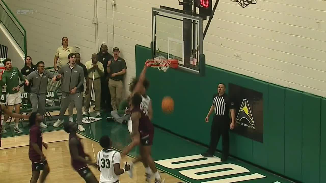 Zimi Nwokeji stuns with a hammer dunk for Jacksonville