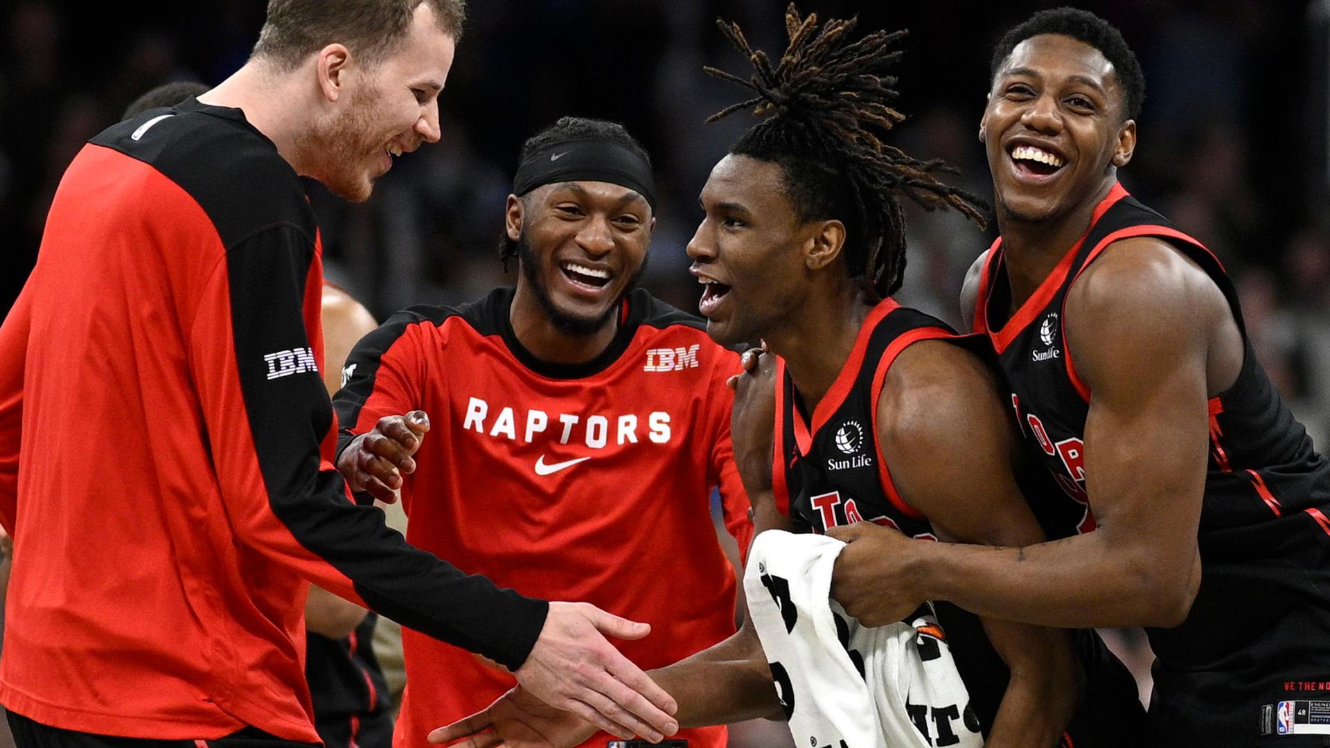 Ja'Kobe Walter wins it for Raptors with clutch 3 in final second