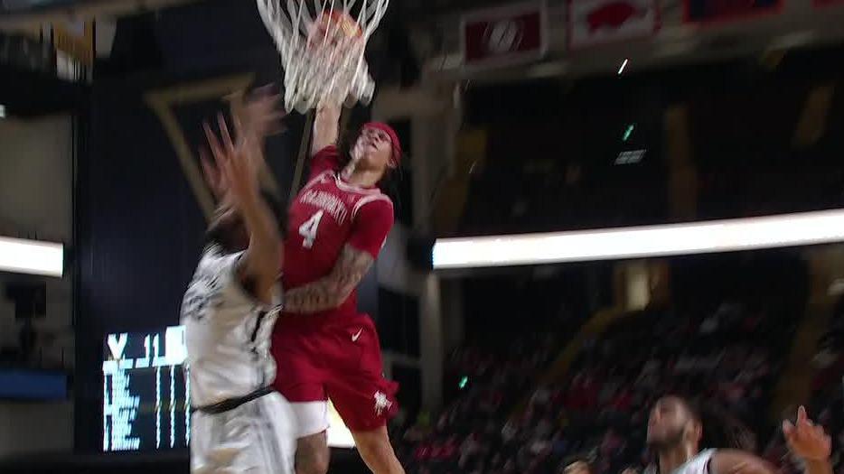 Trevon Brazile flushes down poster jam for Arkansas