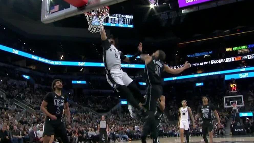 Stephon Castle stares down defender after dunking on him