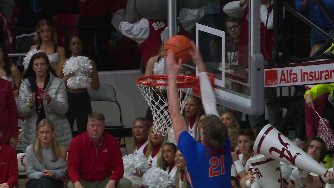 Alex Condon throws down poster dunk along the baseline