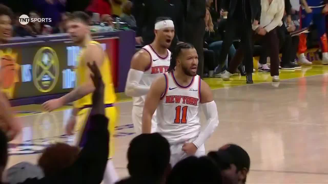 Jalen Brunson flexes after a clutch and-1 bucket