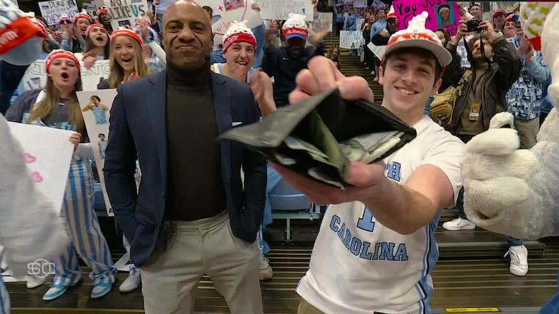 Crowd erupts as UNC student drains 3-pointer to win $100 from JWill