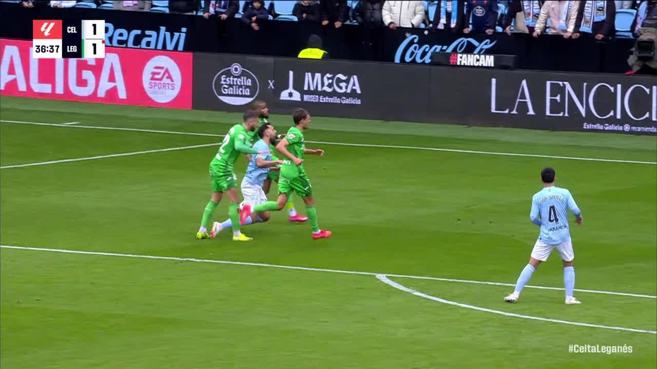 Matija Nastasic gets sent off vs. Celta Vigo